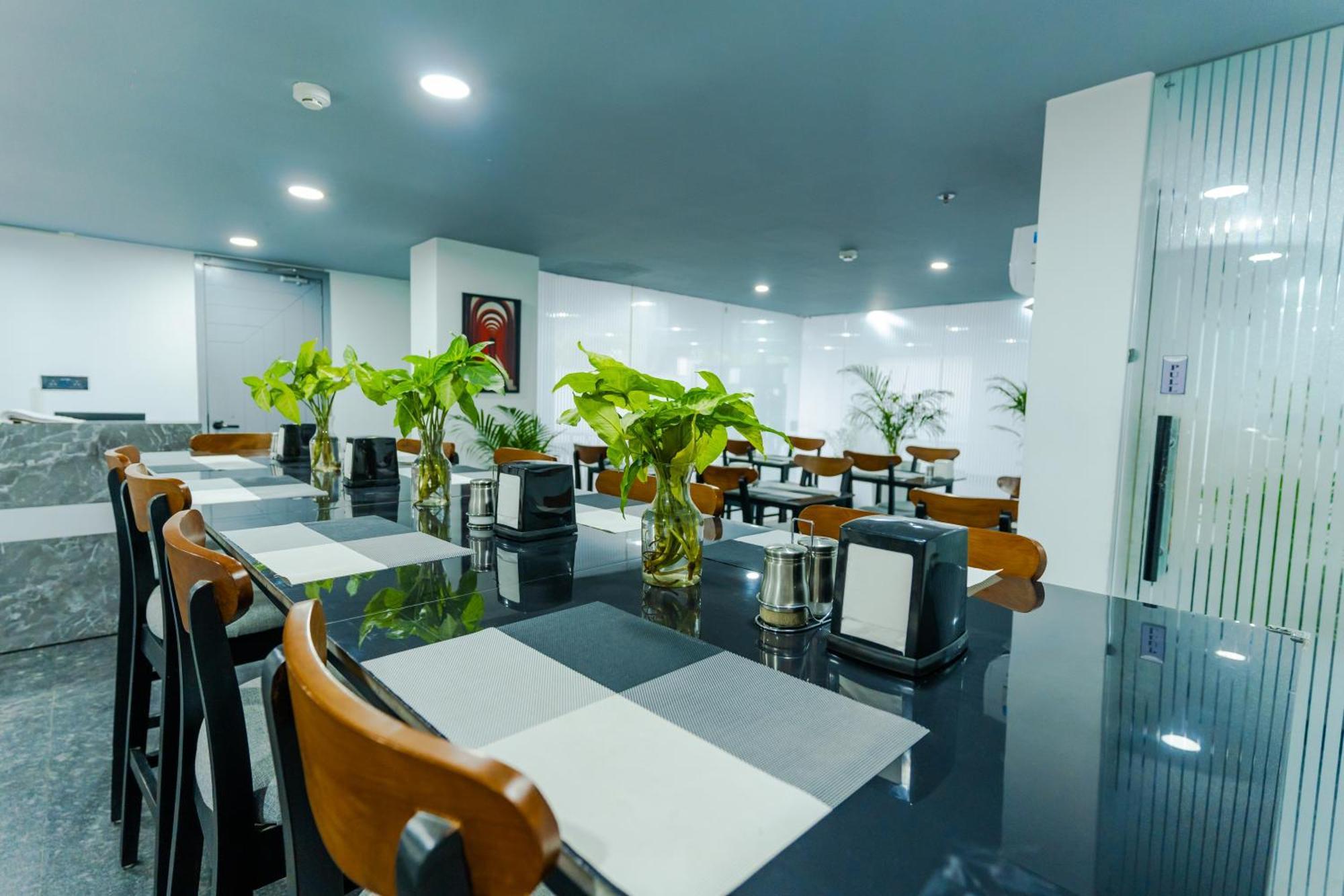 Bedchambers Luxury Apartment Near Golf Course Road غورغاون المظهر الخارجي الصورة