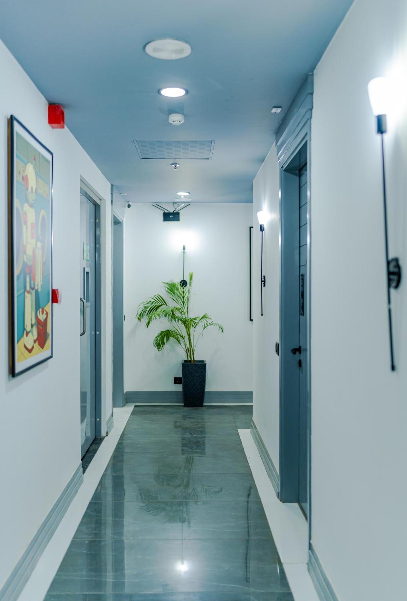 Bedchambers Luxury Apartment Near Golf Course Road غورغاون المظهر الخارجي الصورة