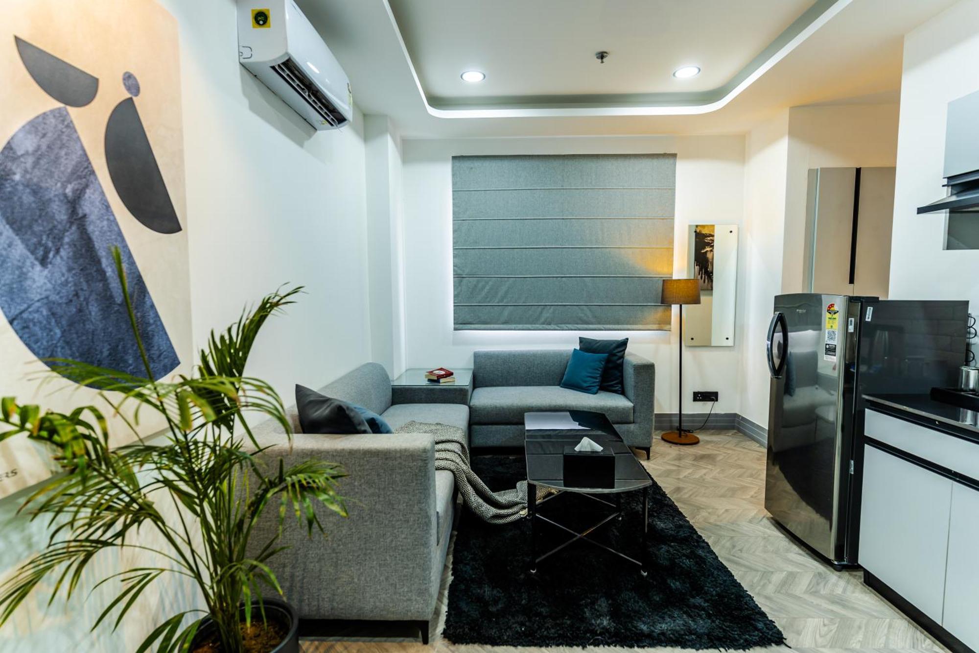 Bedchambers Luxury Apartment Near Golf Course Road غورغاون المظهر الخارجي الصورة