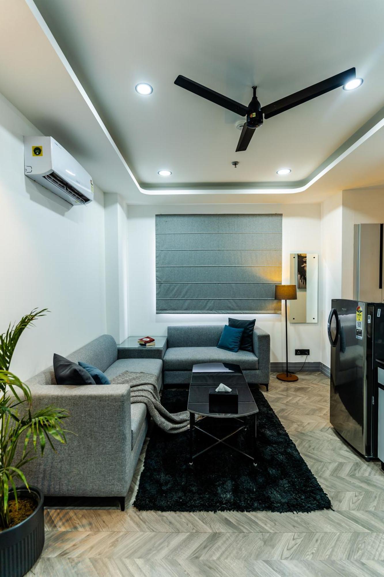 Bedchambers Luxury Apartment Near Golf Course Road غورغاون المظهر الخارجي الصورة